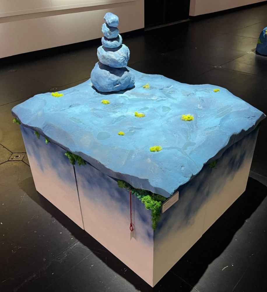 Rocher reconstitué et Cairn - 2025